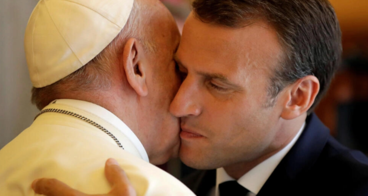 Critican a Macron por decisión de asistir a misa del papa en Francia