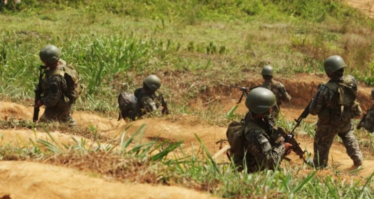 Cuatro militares muertos deja enfrentamiento armado con grupo terrorista en Perú