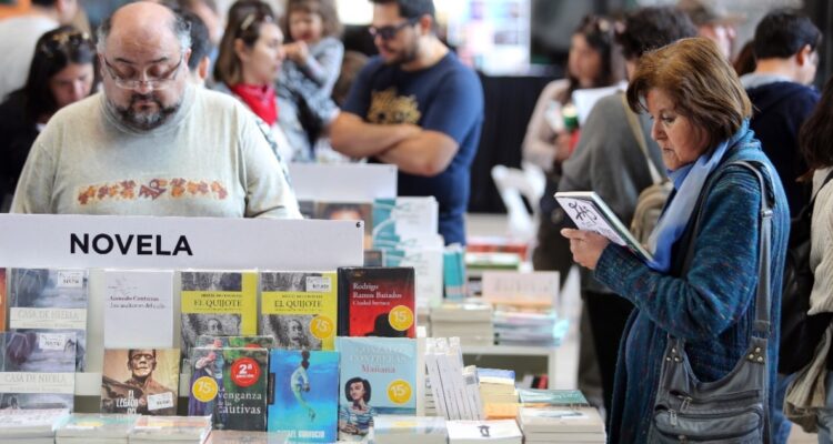 Del autor de “Llámame por tu nombre” a Kenita Larraín y André Aciman: Los invitados del FAS 2023