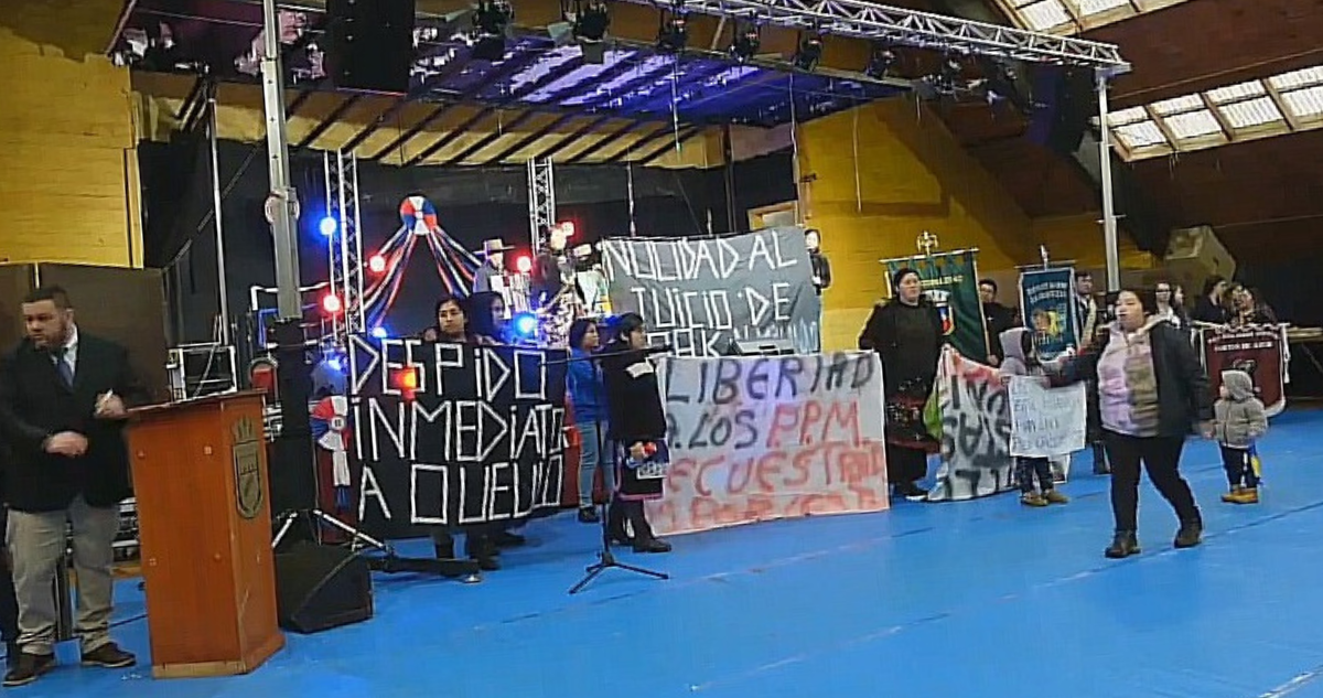 Ercilla: 4 detenidos y 1 carabinero herido por irrupción de mujeres mapuche en acto de fiestas patrias