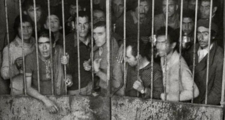 presos en estadio nacional durante dictadura