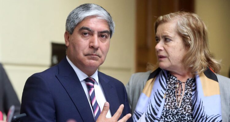 Diputados UDI advierten que Ley de Usurpaciones “podría caer” si Gobierno presenta veto presidencial