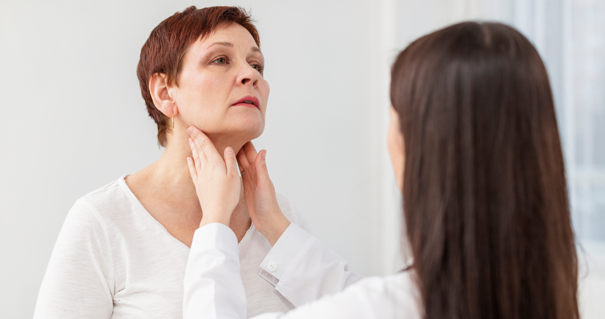 La tiroides se ubica en el cuello