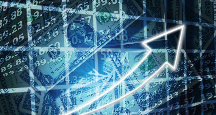 Dólar abre al alza y mirando los $900 como reacción a a decisión de la Fed de mantener tipo de interés