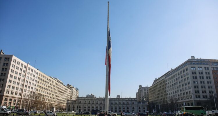 El Gobierno decretó Duelo Nacional Oficial para esta jornada del 11 de septiembre por las víctimas del Golpe de Estado a 50 años.