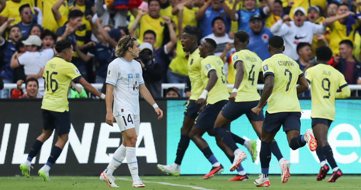 Ecuador remontó un partidazo ante Uruguay para meterse en la pelea en Eliminatorias.