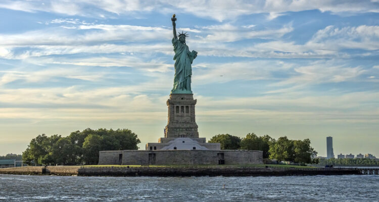 La economía de EEUU se ralentiza: el PIB creció 2,1% en el segundo trimestre de 2023