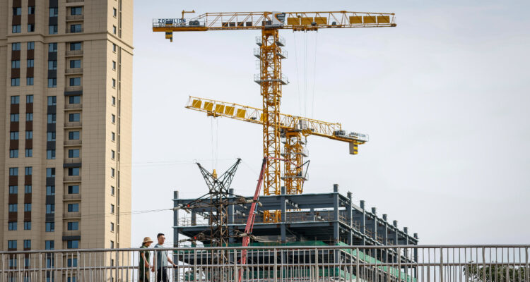 Evergrande se hunde en la Bolsa de Hong Kong tras anunciar que no puede emitir nueva deuda