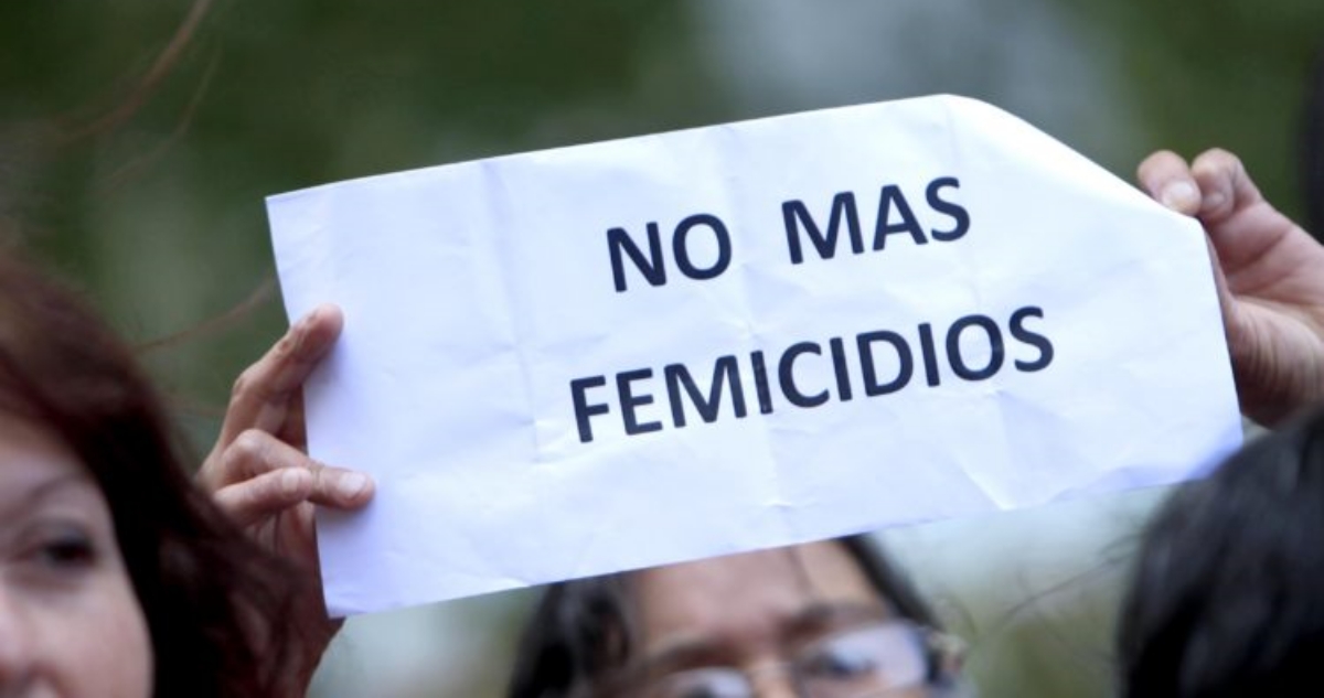 Mujer resulta apuñalada en femicidio frustrado ocurrido en Maipú: acusado está prófugo