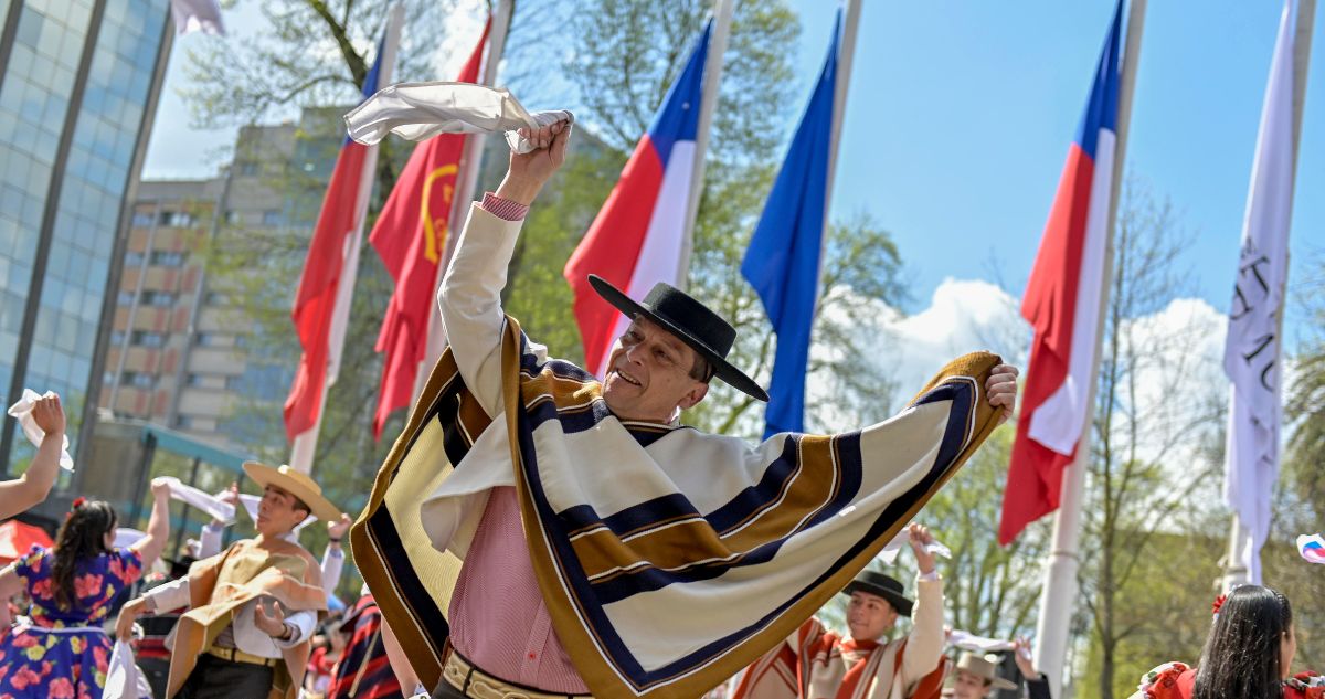 Por qué las Fiestas Patrias 2024 serán XXL (extralargas) y tendrán 5 días de celebraciones al sumar el feriado del 20 de septiembre además del 18 y 19.
