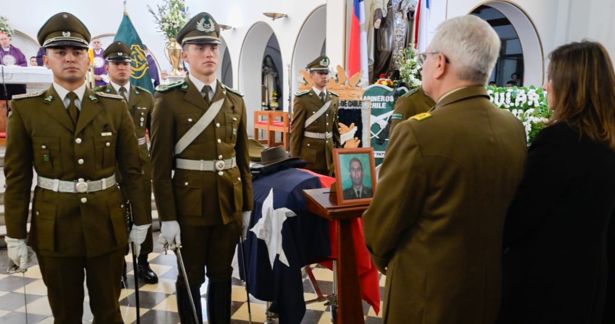Funeral de carabineros que murieron en Calle Larga
