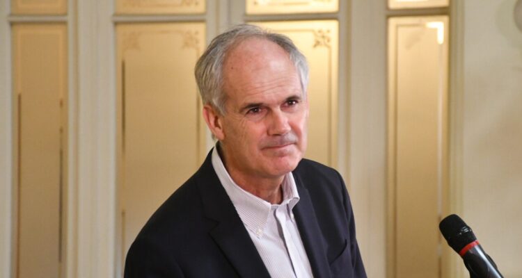 Rodrigo Galilea triunfa en elecciones internas de Renovación Nacional tras derrotar a Paulina Núñez