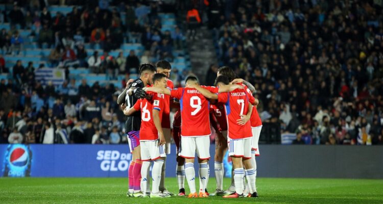 La Roja lo pasó mal ante Uruguay.
