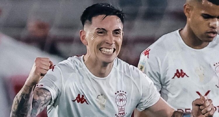 Rodrigo Echeverría se llenó de elogios en Argentina.