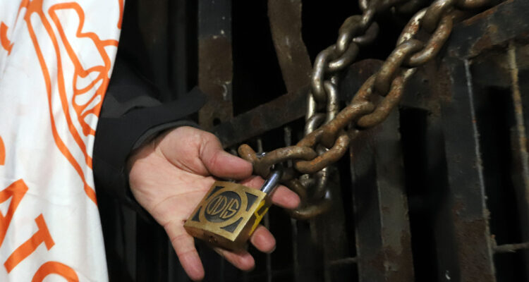 Las 61 empresas calificadas como “estratégicas” por el Gobierno de Boric: No tendrán derecho a huelga