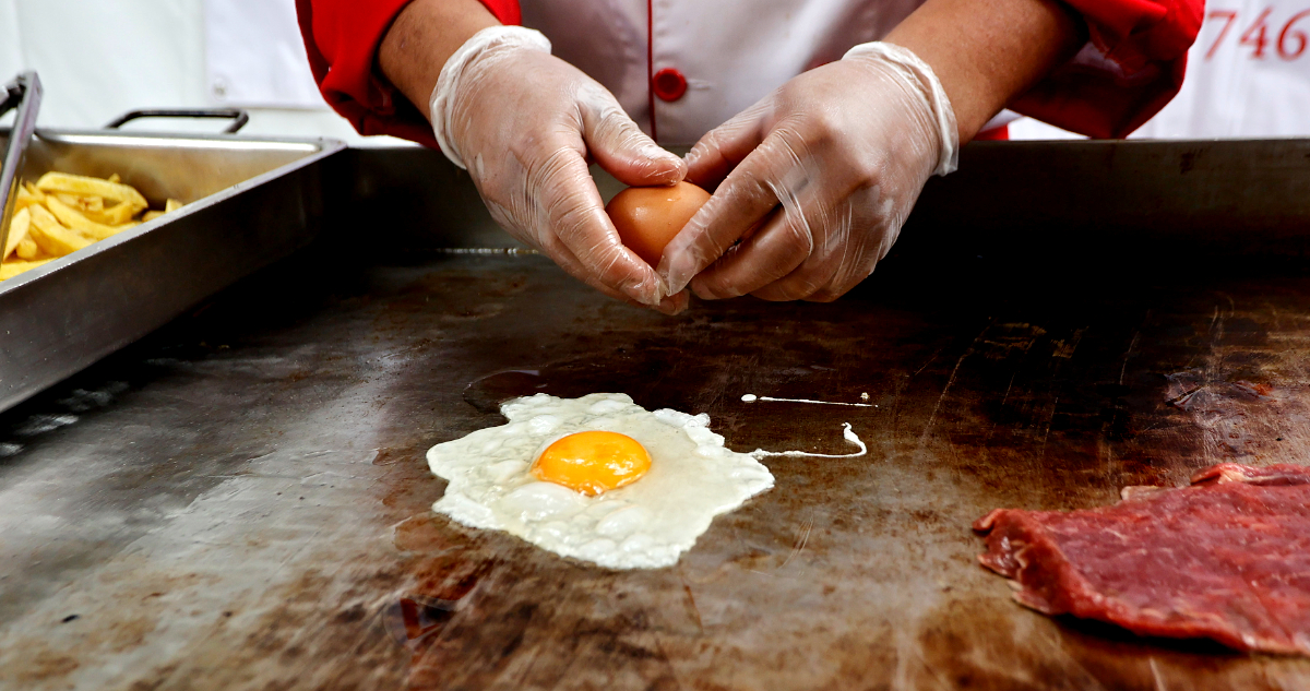 Reportan disminución de la producción de huevos