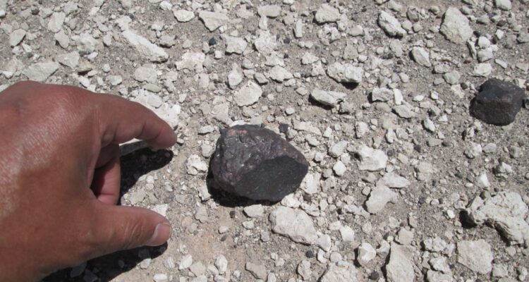 Caza de meteoritos en Chile: los "tesoros" desprotegidos que científicos y cazadores buscan conservar