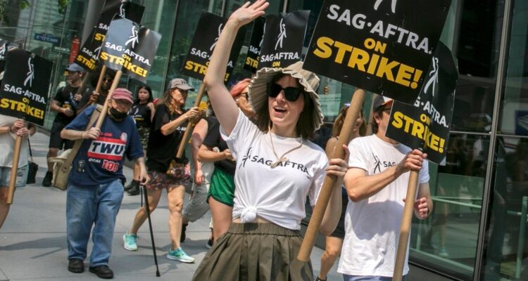 Industria del cine pierde 17 mil empleos en agosto tras huelga de actores y guionistas en EE.UU