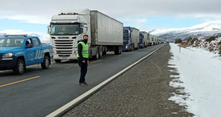 “No pasan más”: intendentes argentinos se unen y acusan a camiones chilenos de daños a ruta trasandina