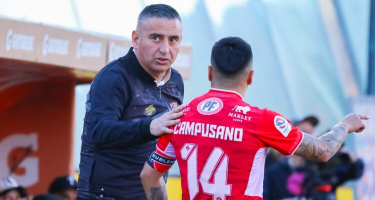 Jaime García dejó de ser el entrenador de Ñublense de Chillán.