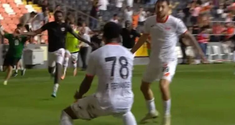 Minuto 93 y en su debut: el tremendo y agónico golazo de Junior Fernandes que lo erigió como héroe