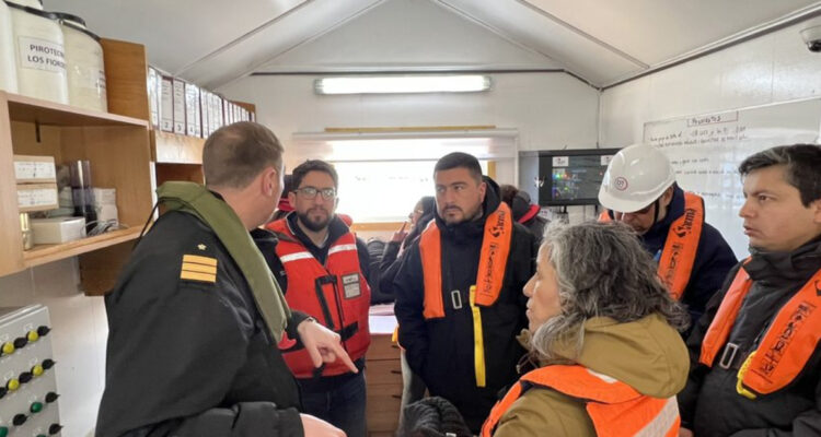 Dirección del Trabajo ahora cuenta con embarcación propia para fiscalizar en terreno a las salmoneras