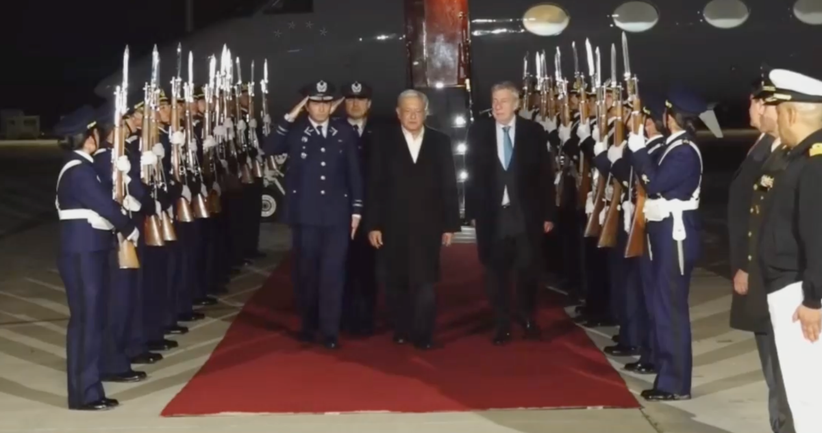 López Obrador es el primer presidente extranjero que llega para conmemorar 50 años del Golpe