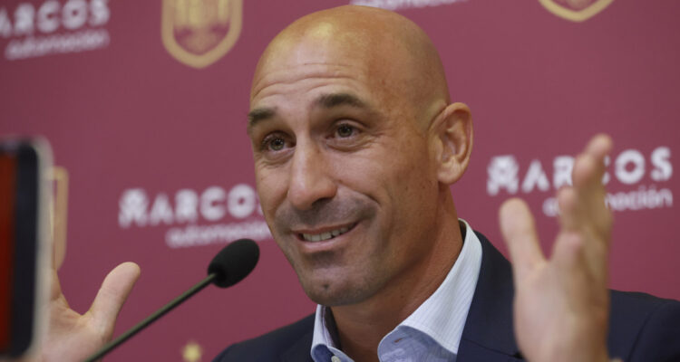 Luis Rubiales, finalmente, dimitió a su cargo en la RFEF.