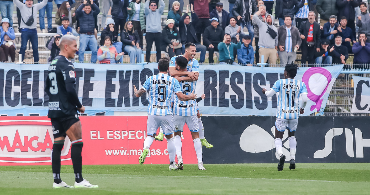 Magallanes está venciendo a Palestino por el Campeonato Nacional.