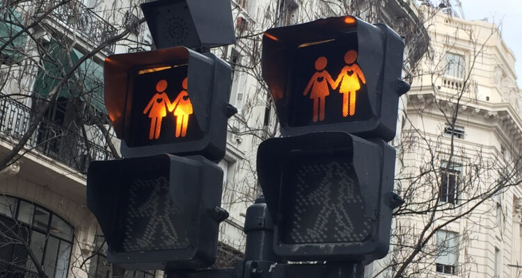 “Desigualdad implica gastos”: 66 empresas piden a República Checa que apoye el matrimonio igualitario