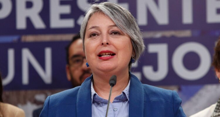Ministra Jara emplaza a la derecha y descarta intención de la UDI que 6% se vaya a cotización individual