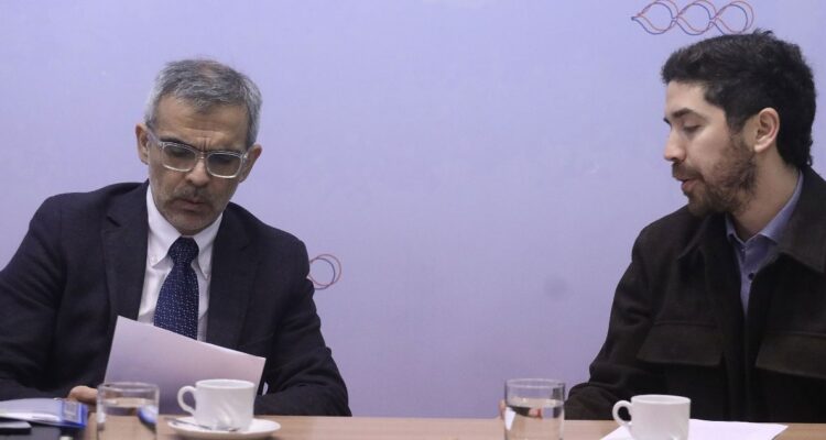 Oficialismo entrega carta a Cordero para solicitar apoyo en propuesta que busca adaptar Punta Peuco