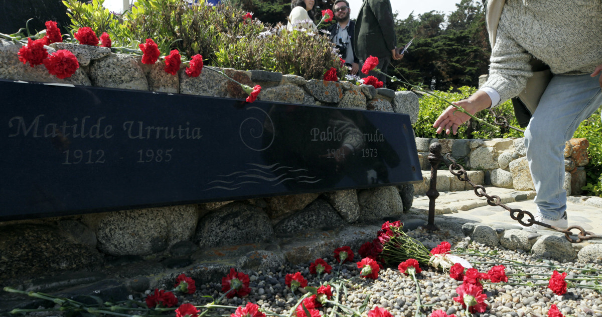 Conmemoran 50 años de la muerte de Pablo Neruda en medio de dudas por su deceso