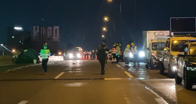 Conductor muere tras chocar con vehículo de mantención en Vespucio Norte