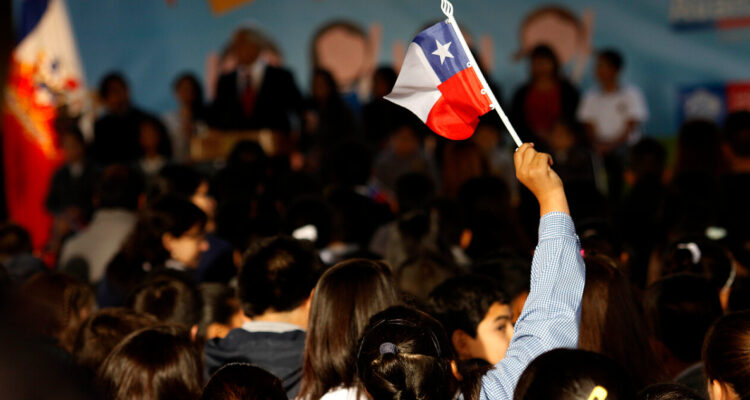 Experto plantea que infundir “patriotismo” es contraproducente