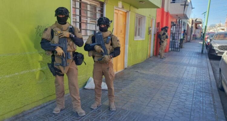 Allanamientos simultáneos permitieron la detención de 19 extranjeros por trata de personas en Calama