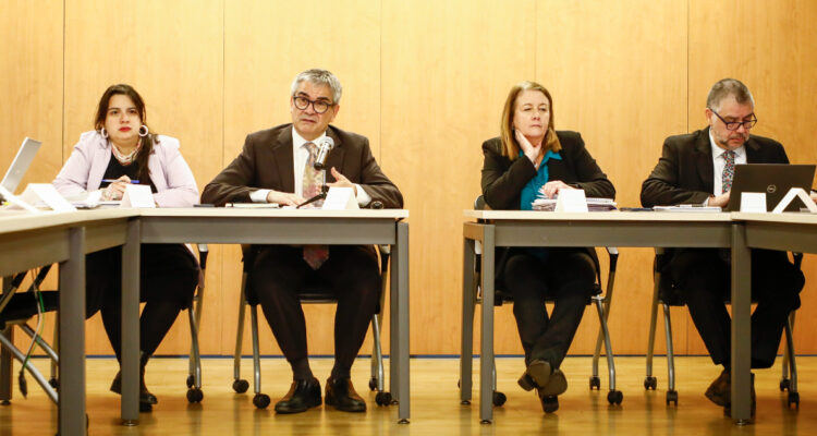 Crecimiento y “permisología” en la inversión: Los últimos análisis en torno al Pacto Fiscal