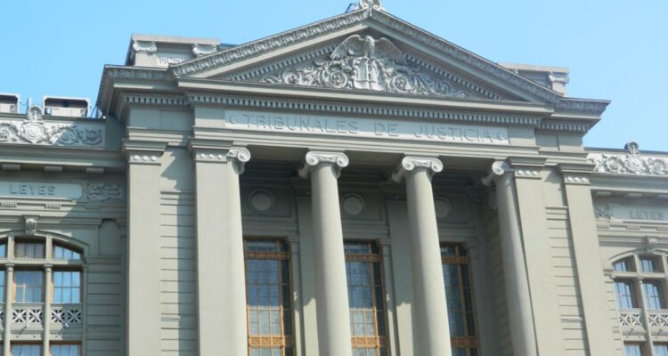 Consejo Constitucional aprueba norma que vuelve a poner a víctimas civiles bajo la justicia militar