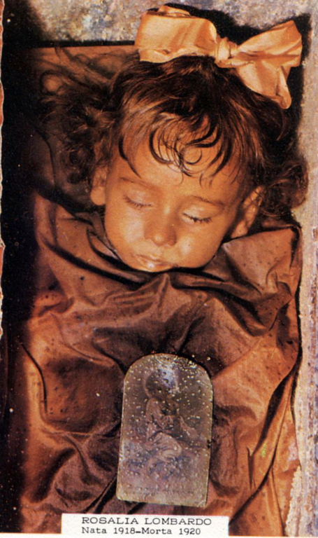 Santa Rosalía: atribuyen parpadeo de niña momia más bella del mundo a regreso de santa siciliana