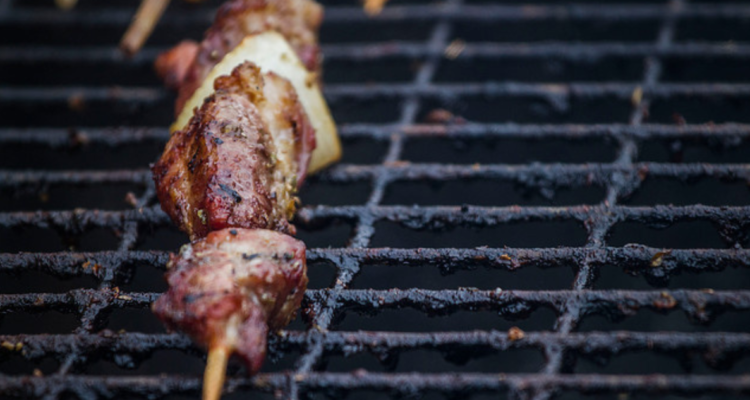 ¿Cómo está tu parrilla para el 18?: encuesta arroja que más del 50% de los asadores no las limpia