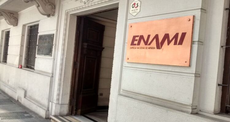 Frontis del edificio de Enami