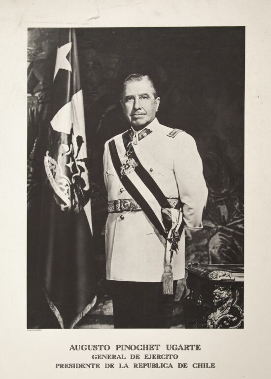 Foto presidencial del dictador.