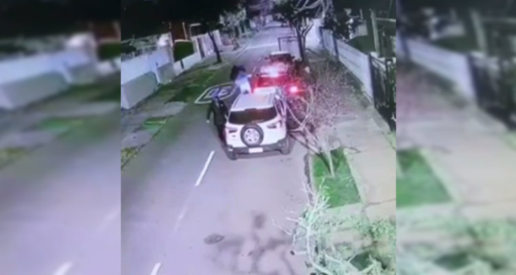 Carabineros busca a delincuentes que perpetraron portonazo en Recoleta