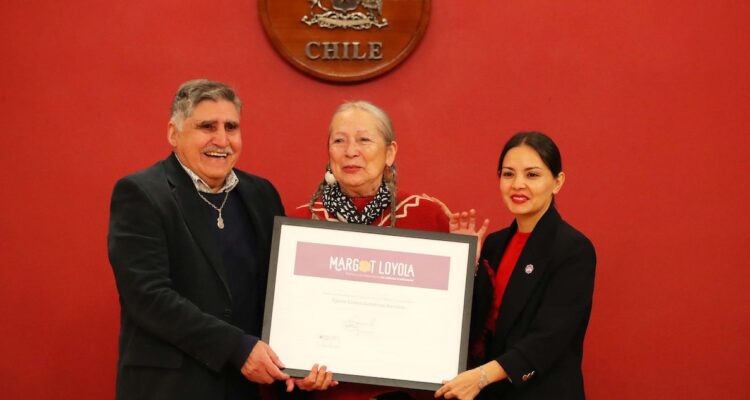 “Premio Margot Loyola”