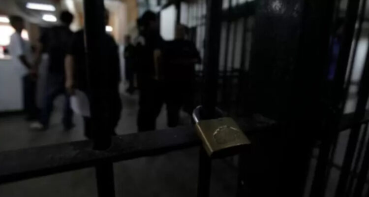 Decretan prisión preventiva para tres personas que habrían asesinado a hombre por venganza en Valdivia