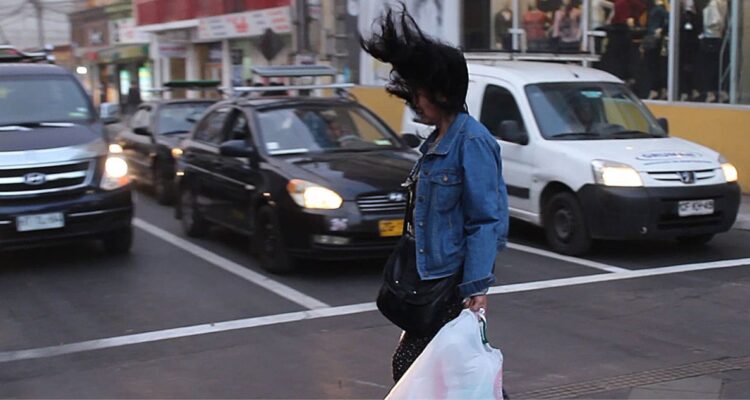 Alerta Meteorológica por pronóstico de vientos de hasta 110 km/h en distintas zonas de Chile y aviso para la mayoría de las regiiones