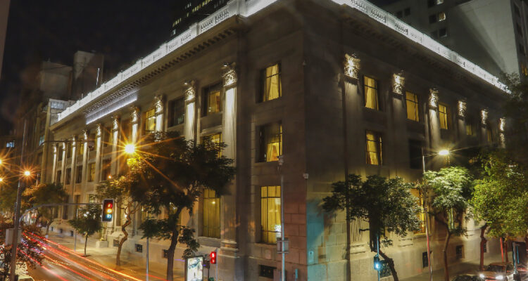 Edificio del Banco Central de noche