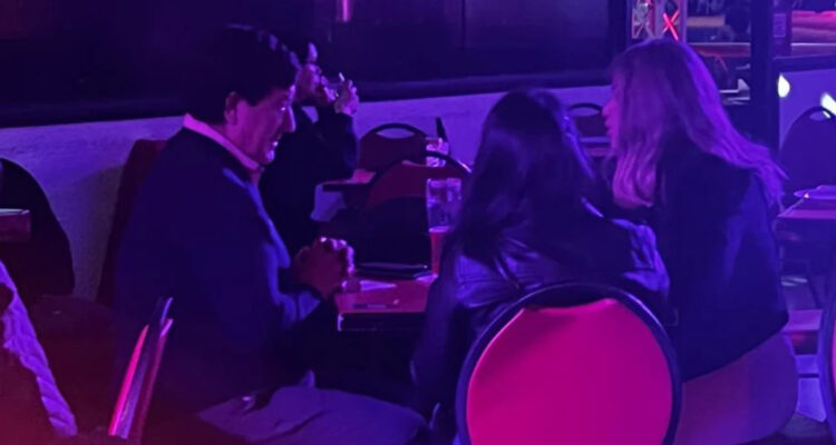 Alcalde Guiñez reconoce que fue a un Pub pese a tragedia en su comuna en la que decretó duelo local