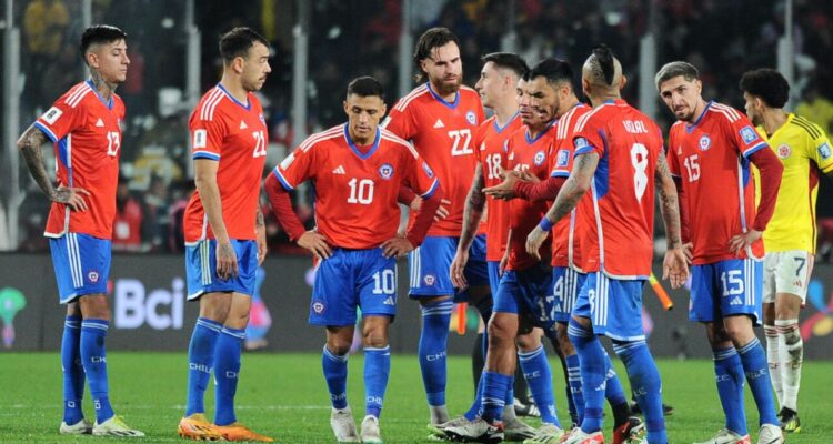 Tras opaco arranque de Clasificatorias: La Roja de Berizzo sigue perdiendo terreno en el Ranking FIFA