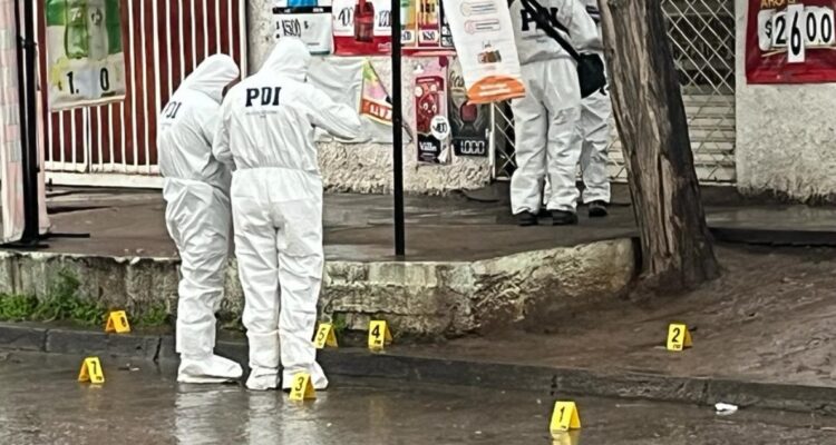 PDI trabaja para confirmar o descartar si niña asesinada en Recoleta era objetivo de los disparos